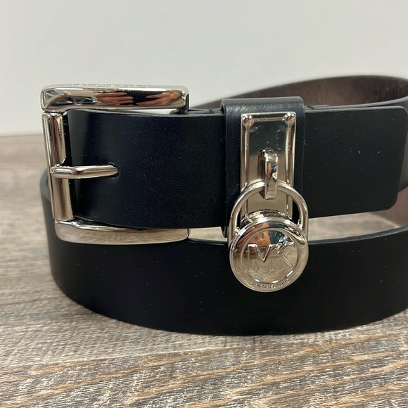 Michael Kors Hamilton Lock Belt - Picture 1 of 6